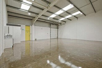 Armley Rd, Leeds for lease Interior Photo- Image 2 of 2