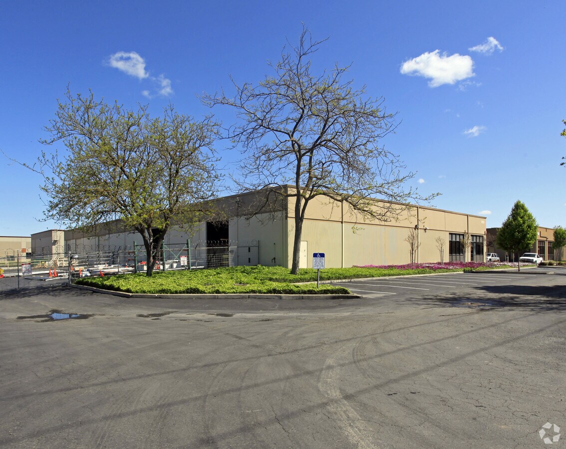 3955 Arch Rd, Stockton, CA 95215 Property Record