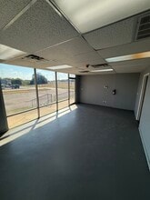 605 E Palace Pky, Grand Prairie, TX for lease Interior Photo- Image 2 of 9