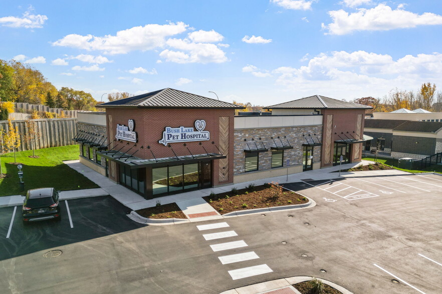 10140 Hennepin Town Rd, Eden Prairie, MN for lease - Building Photo - Image 3 of 9