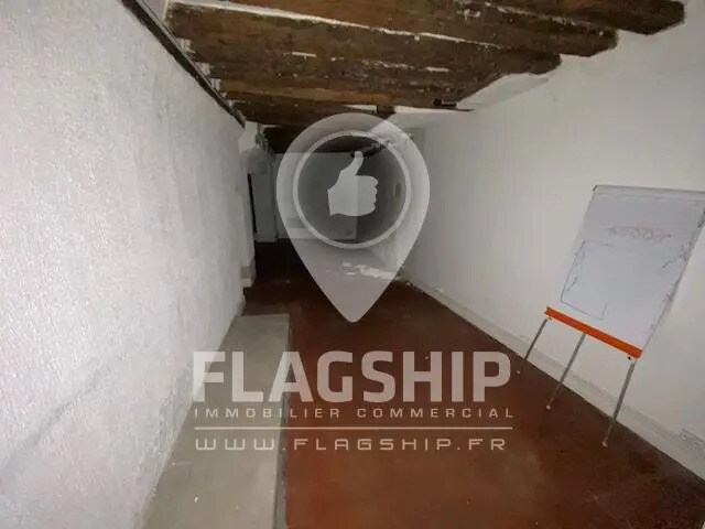 Office in Paris for lease - Interior Photo - Image 3 of 6