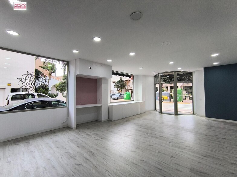 Retail in Almussafes for lease - Building Photo - Image 2 of 13