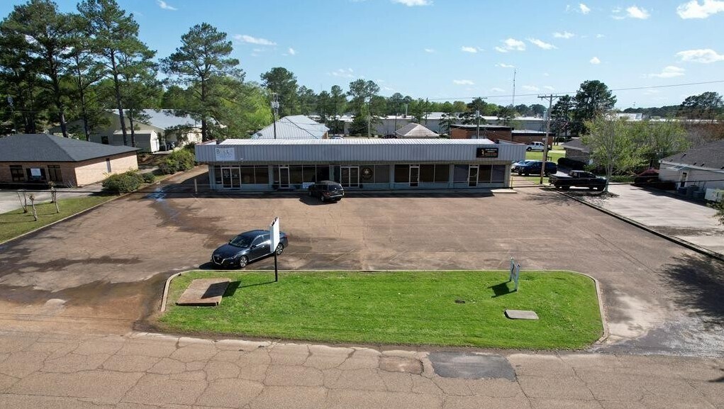 1405 Aston Ave, Mccomb, MS for sale Primary Photo- Image 1 of 1