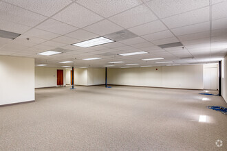 2034 Eisenhower Ave, Alexandria, VA for lease Interior Photo- Image 1 of 3