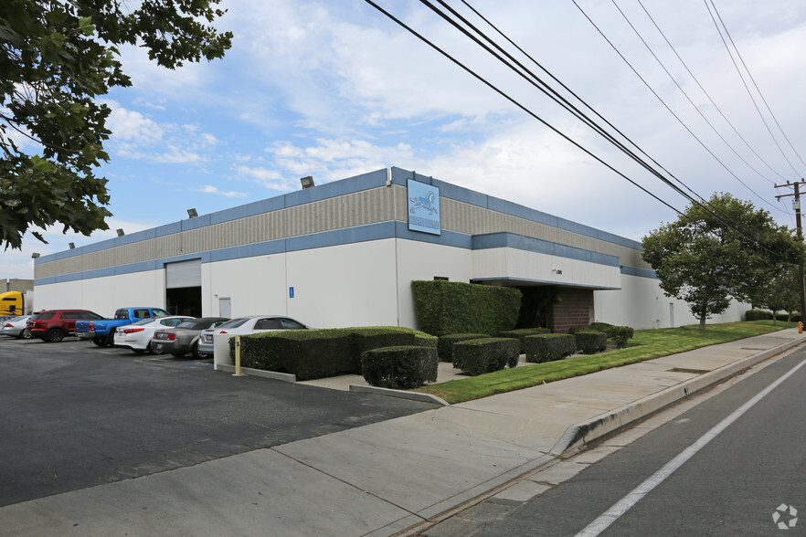 7391 Lampson Ave, Garden Grove, CA for lease - Primary Photo - Image 1 of 4