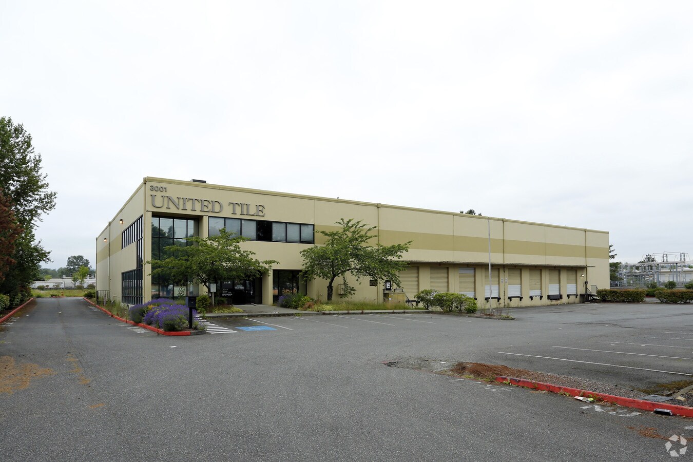 3001 E Valley Rd, Renton, WA 98057