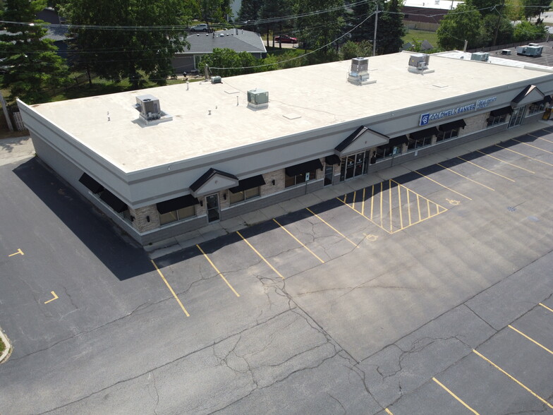 777-779 E Algonquin Rd, Algonquin, IL for lease - Building Photo - Image 3 of 6