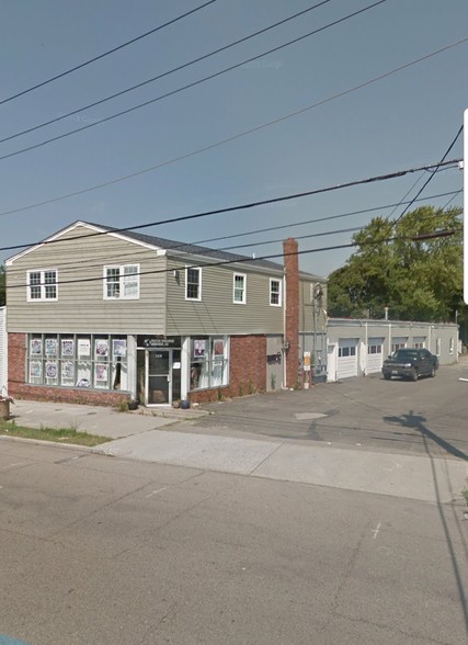 315-319 W Main St, Patchogue, NY for sale - Building Photo - Image 1 of 1