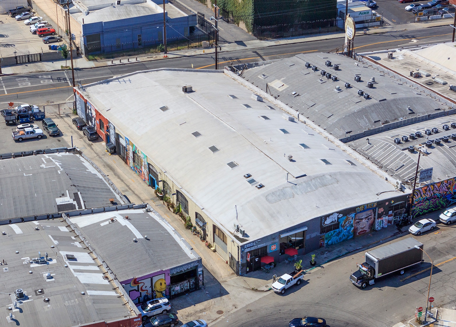 2341-2345 E Olympic Blvd, Los Angeles, CA for lease Primary Photo- Image 1 of 20