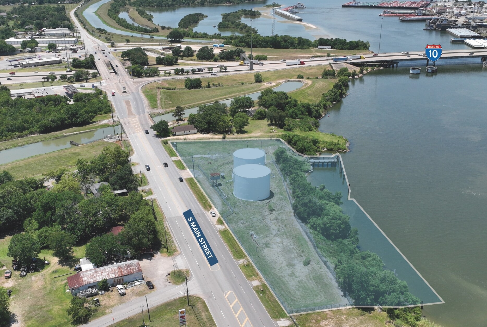 1900 S Main St, Highlands, TX for sale Primary Photo- Image 1 of 1