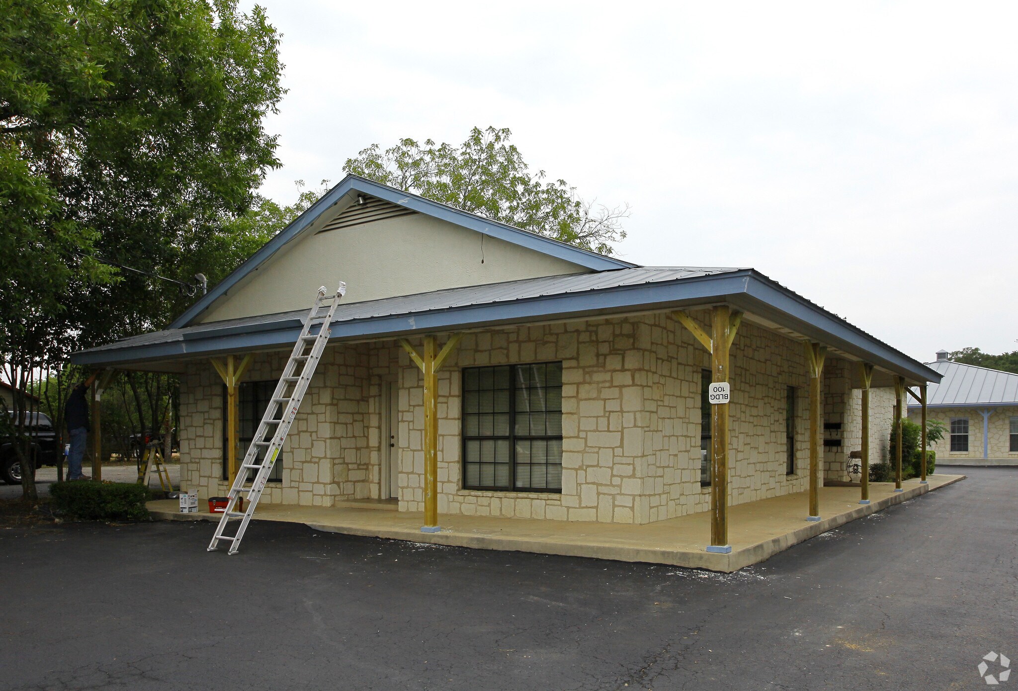 216 E Blanco Rd, Boerne, TX for sale Primary Photo- Image 1 of 1