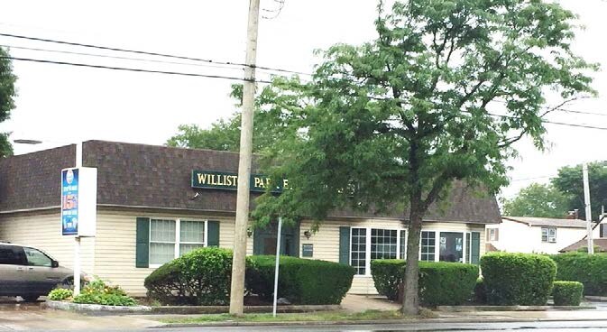 305 Hillside Ave, Williston Park, NY for sale - Primary Photo - Image 1 of 1