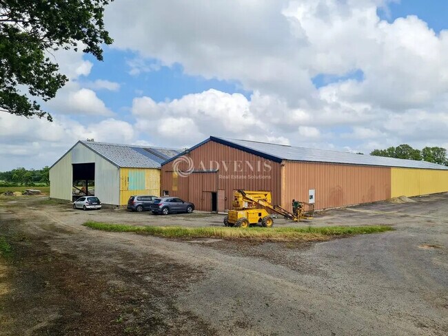 Location Local d'activités 3 275 m²