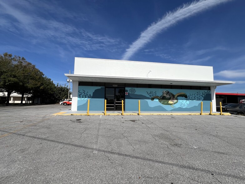 3435 30th Ave N, Saint Petersburg, FL for lease - Building Photo - Image 2 of 24