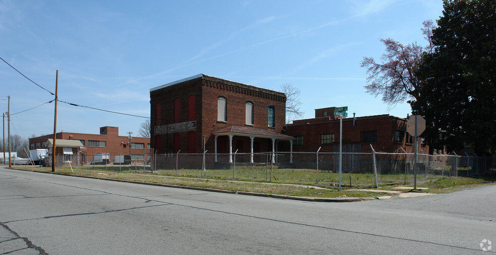 624-664 Gilmer St, Burlington, NC for lease - Primary Photo - Image 1 of 6