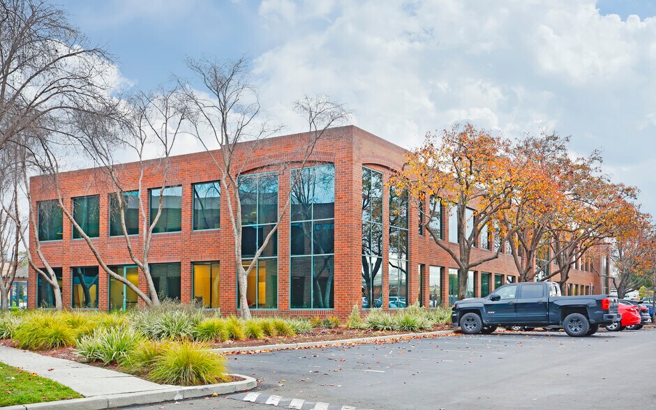 2490 Mariner Square Loop, Alameda, CA 94501