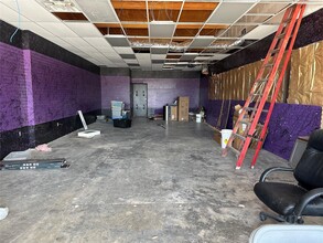 1886 Mineral Wells Hwy, Weatherford, TX for lease Interior Photo- Image 1 of 4