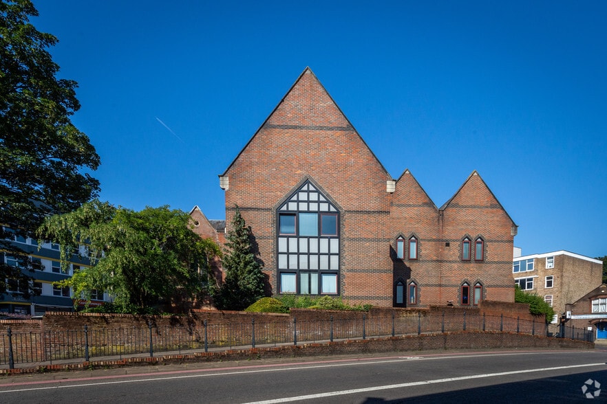 40 Upper George St, Luton for lease - Building Photo - Image 2 of 6