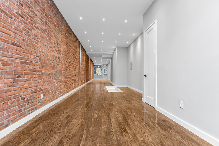 113 Christopher St, New York, NY for lease - Building Photo - Image 3 of 7