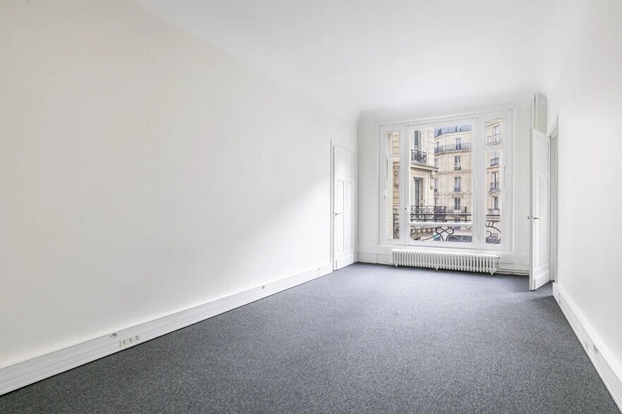 9 Rue Buffault, Paris for lease - Interior Photo - Image 2 of 8