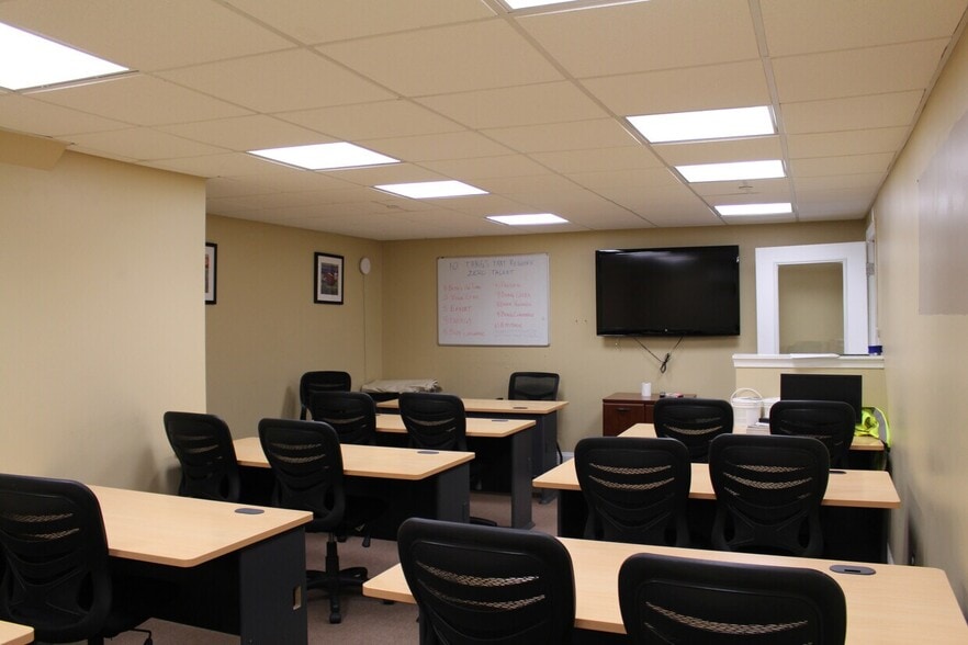 Unit 1 & 2 portfolio of 2 properties for sale on LoopNet.com - Interior Photo - Image 3 of 8