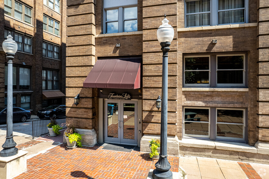 408 W 8th St, Kansas City, MO for lease - Building Photo - Image 2 of 10