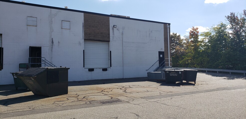 3005 Hadley Rd, South Plainfield, NJ for lease - Building Photo - Image 3 of 4