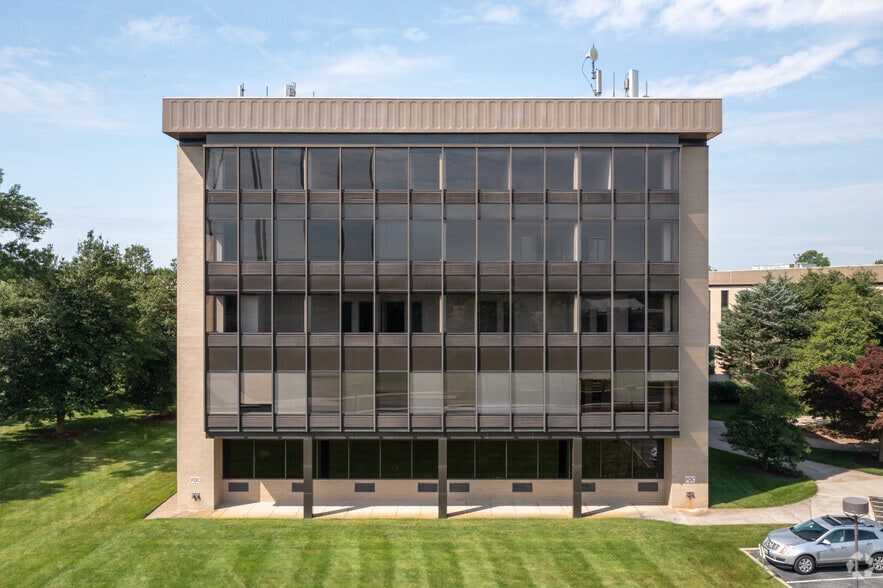 20010 Century Blvd, Germantown, MD for lease - Building Photo - Image 2 of 5