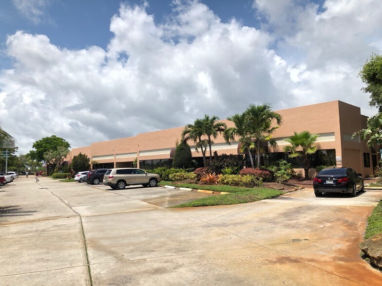 5701-5775 N Andrews Way, Fort Lauderdale, FL for lease - Building Photo - Image 2 of 5