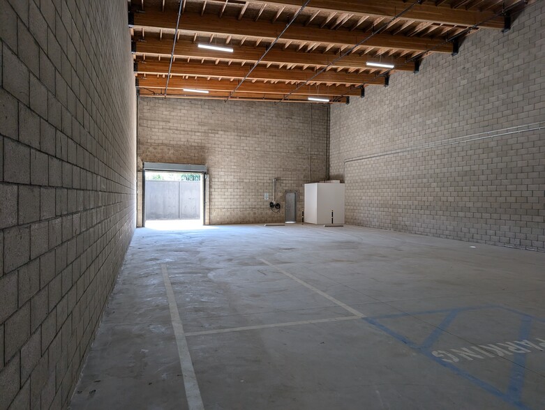 2614 S Central Ave, Los Angeles, CA for lease - Building Photo - Image 2 of 29