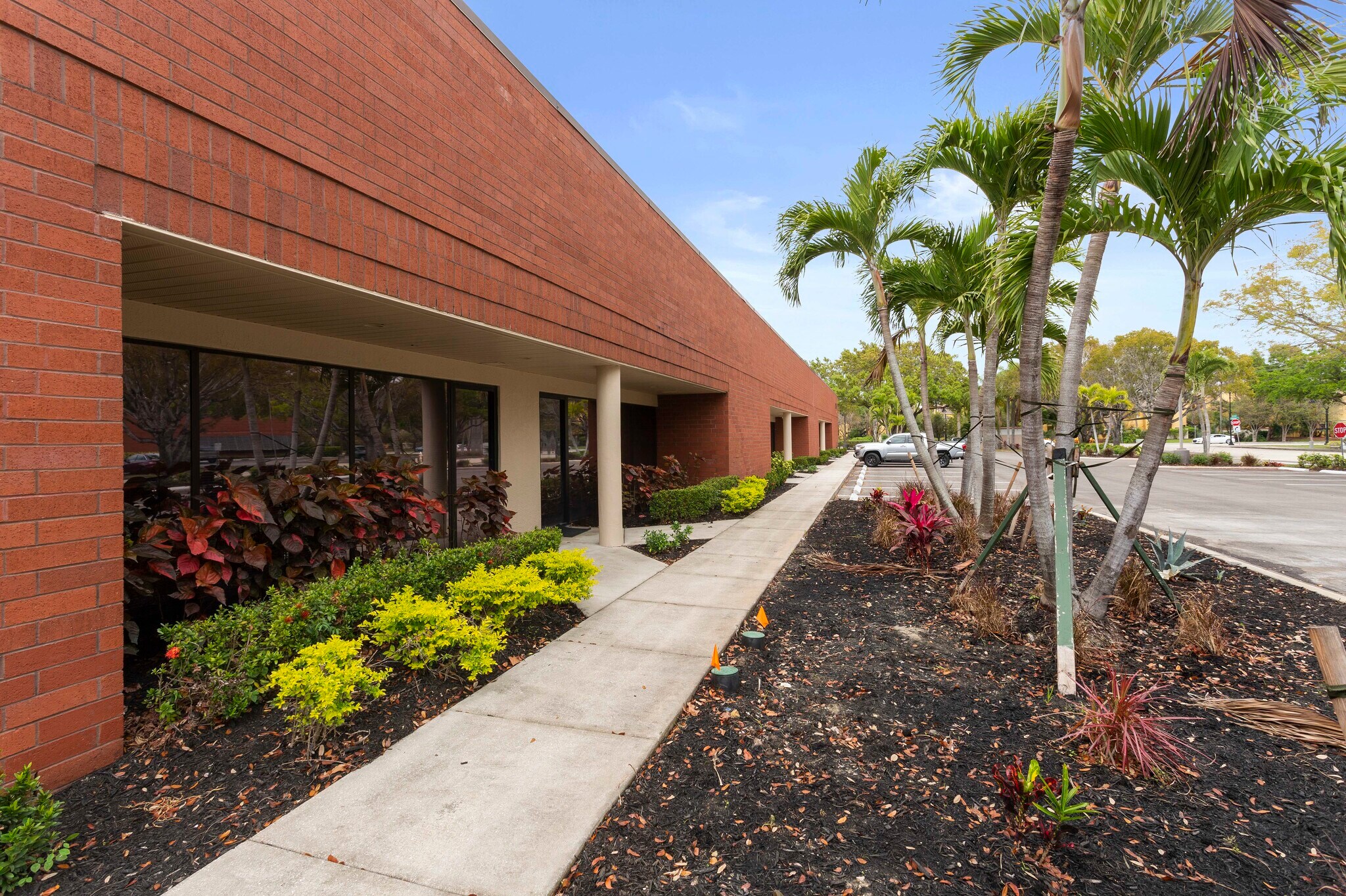 2830 Winkler Ave, Fort Myers, FL 33916 Metro Gardens