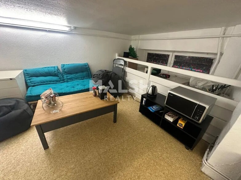 Retail in Lyon for lease - Interior Photo - Image 3 of 5