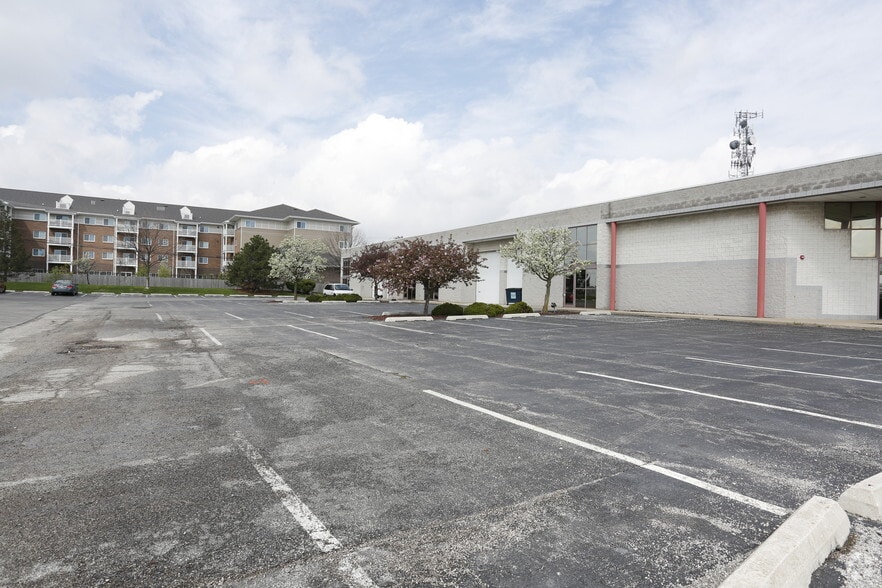 15416-15420 S 70th Ct, Orland Park, IL for lease - Building Photo - Image 3 of 21