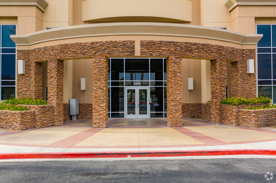 2850 W Horizon Ridge Pky, Henderson, NV for lease - Building Photo - Image 3 of 4