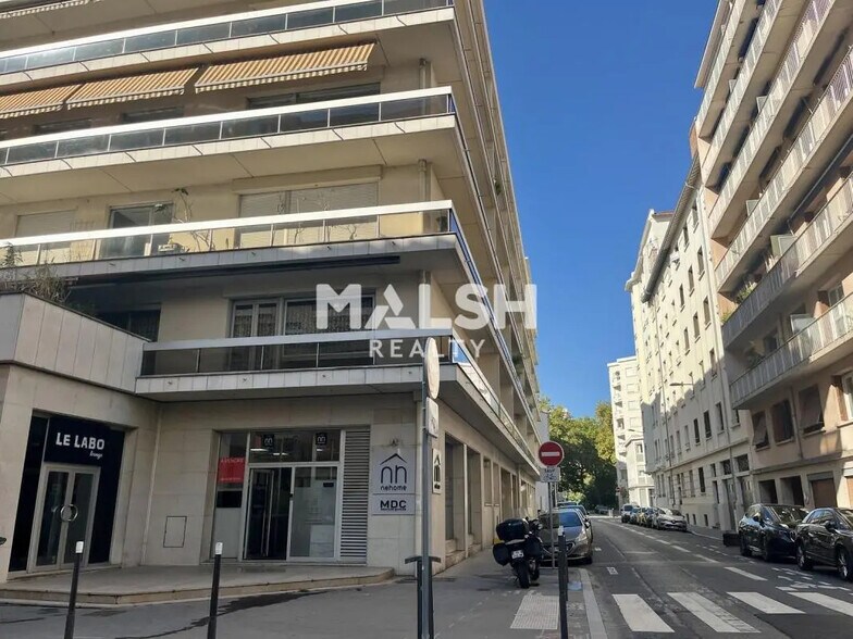 Office in Lyon for lease - Building Photo - Image 1 of 13