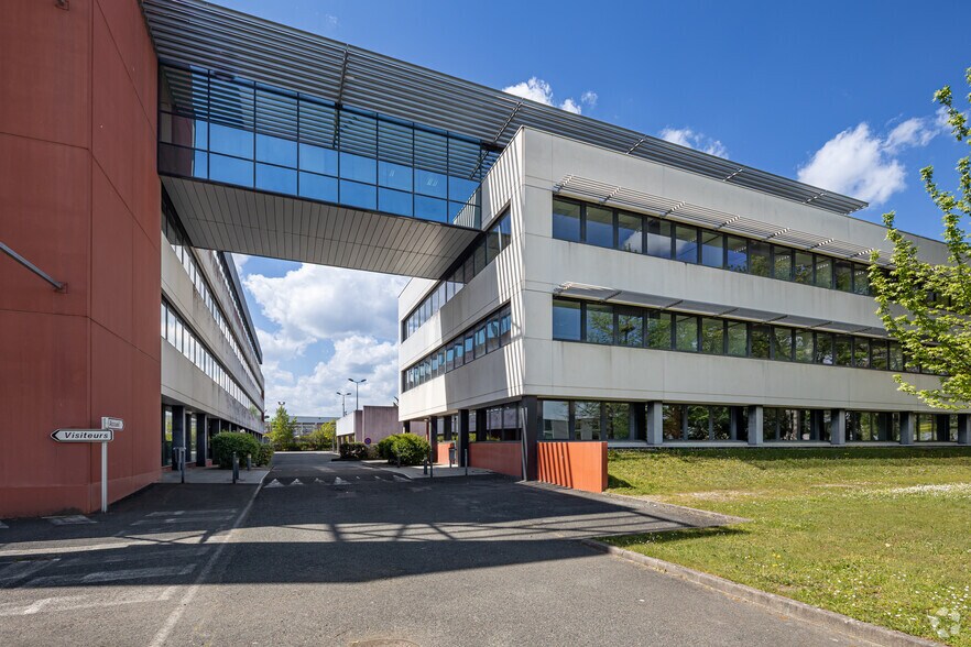 38 Allée Mégevie, Gradignan for lease - Building Photo - Image 2 of 38