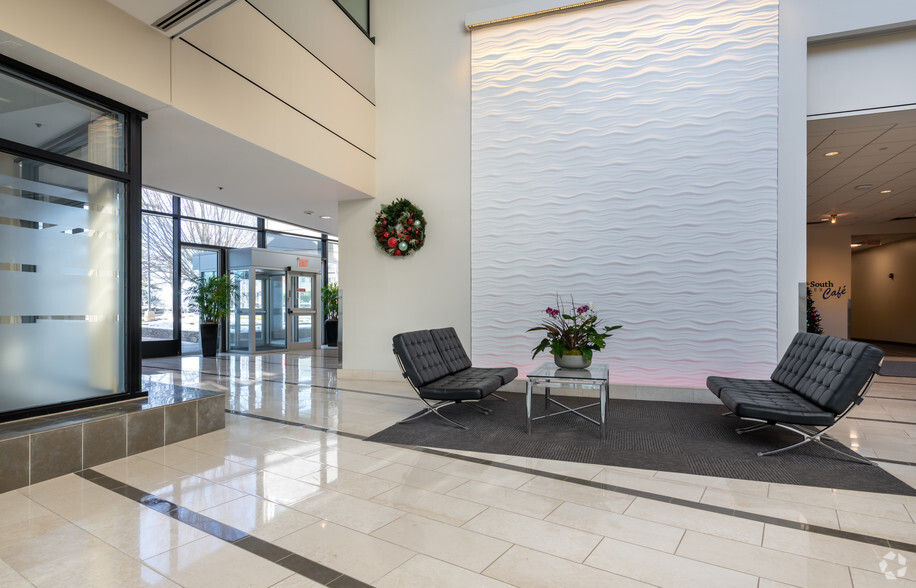 100 Hancock St, Quincy, MA for lease - Lobby - Image 2 of 7