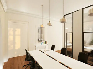 Office in Bordeaux for lease Interior Photo- Image 1 of 7