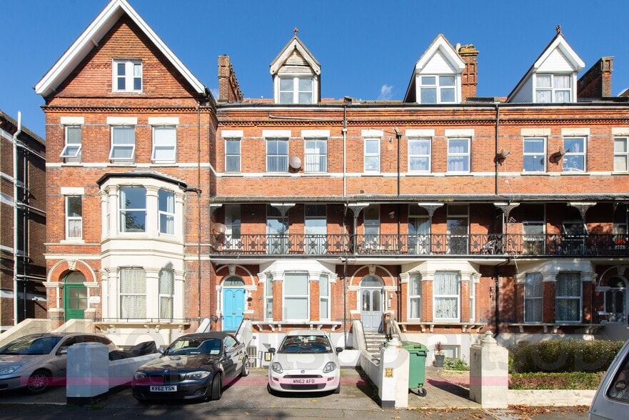 16 Shorncliffe Rd, Folkestone for lease - Primary Photo - Image 1 of 9