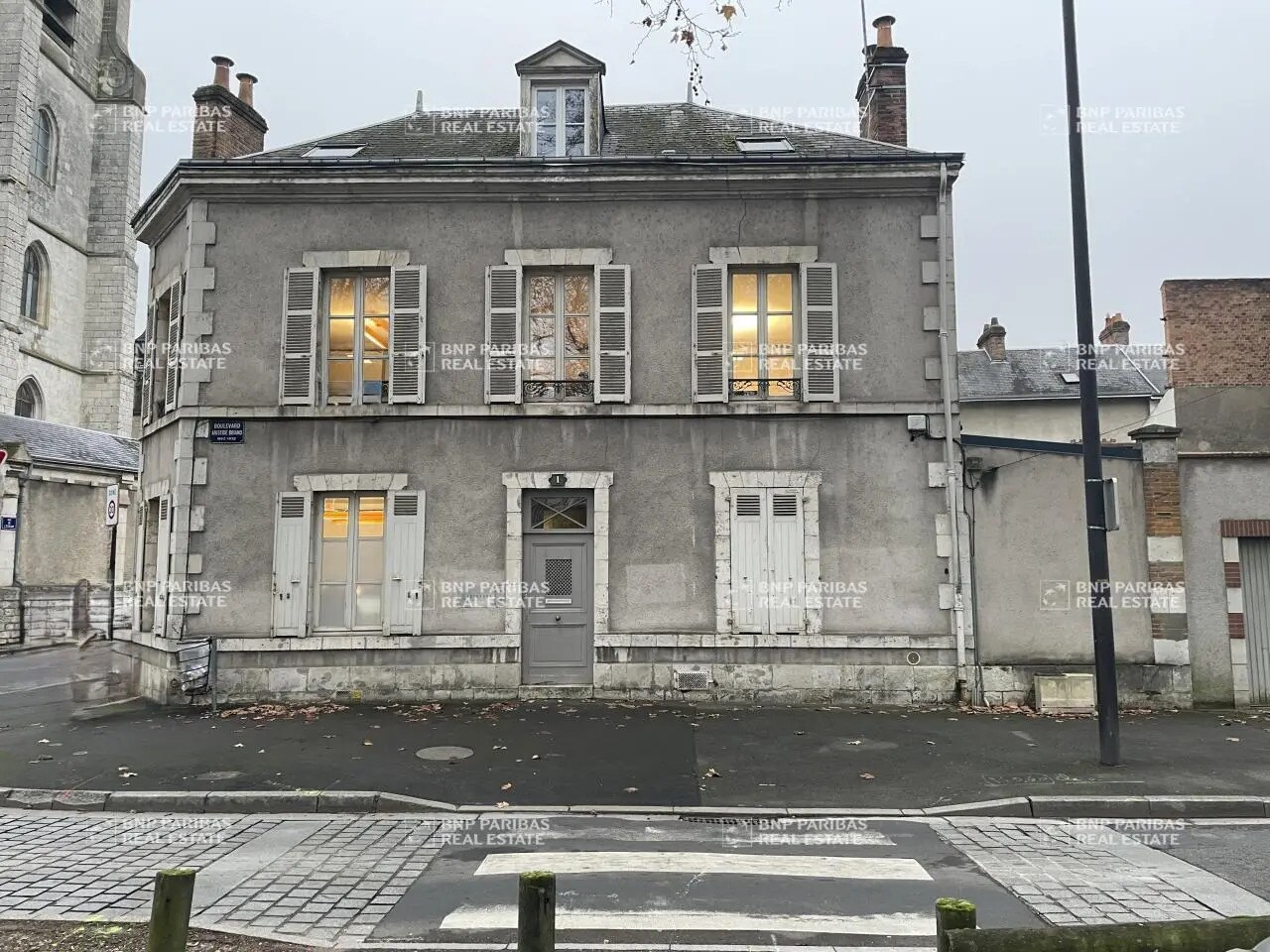 Office in Orléans for sale Building Photo- Image 1 of 10