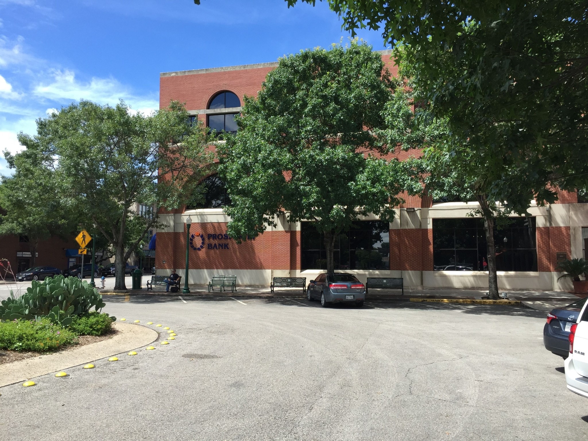 401 Main Plz, New Braunfels, TX 78130 Office for Lease