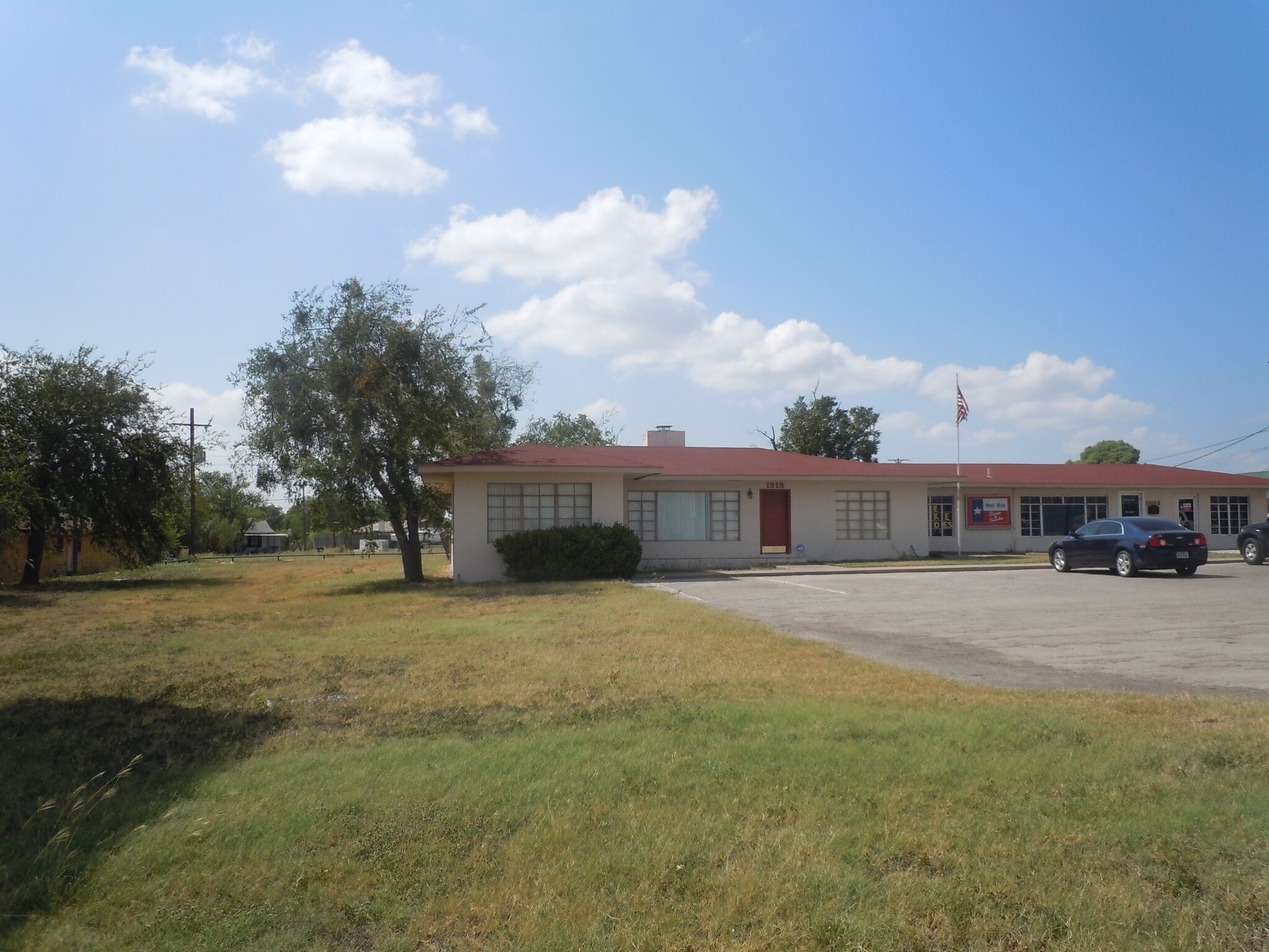 1918 Veterans Blvd, Del Rio, TX for sale Primary Photo- Image 1 of 1