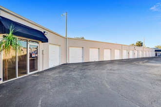 4500-4560 N Dixie Hwy, Oakland Park, FL for lease Building Photo- Image 1 of 9