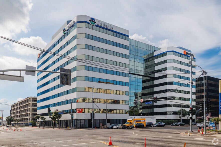 5200 W Century Blvd, Los Angeles, CA for sale - Primary Photo - Image 1 of 1