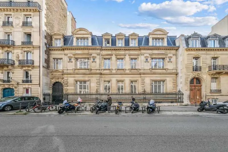 Office in Paris for lease Building Photo- Image 1 of 18