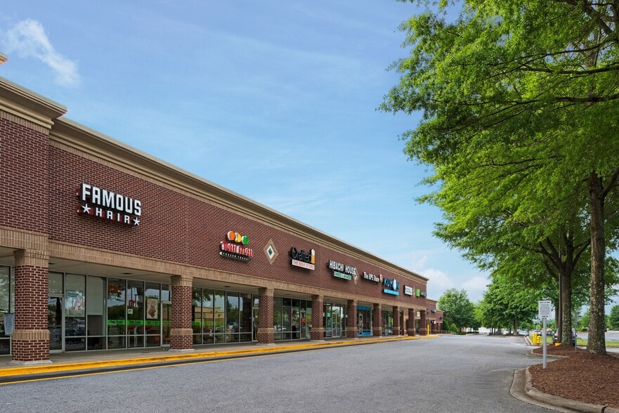 655 Fairview Rd, Simpsonville, SC for lease - Building Photo - Image 3 of 9