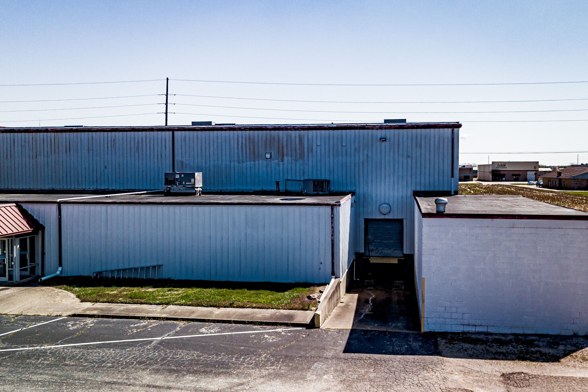 5115 Oak Grove Rd, Evansville, IN 47715 Riecken Building