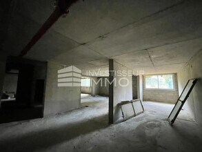 Flex in Villejuif for lease Building Photo- Image 2 of 3