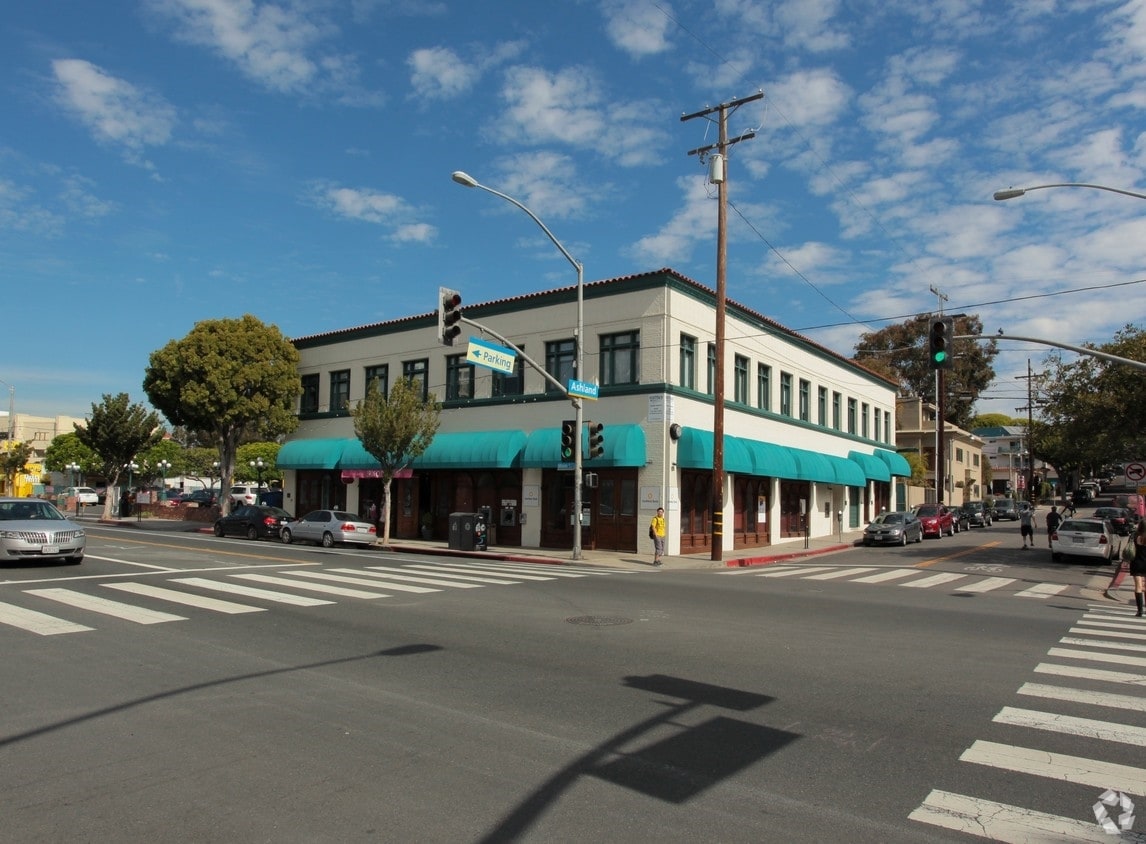 2823-211 Main St, Santa Monica, CA for lease Building Photo- Image 1 of 24