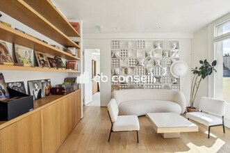 Office in Paris for lease Interior Photo- Image 1 of 8